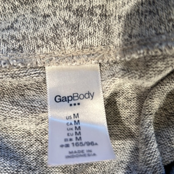 Woman’s Long Sleeve Top - Picture 4 of 4